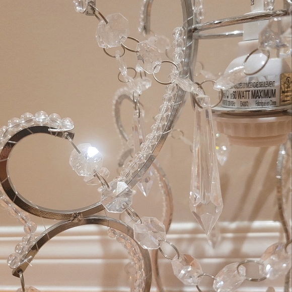 ❗️Reduced shipping❗️EUC Crystal bead drops one light chandelier - Picture 4 of 4